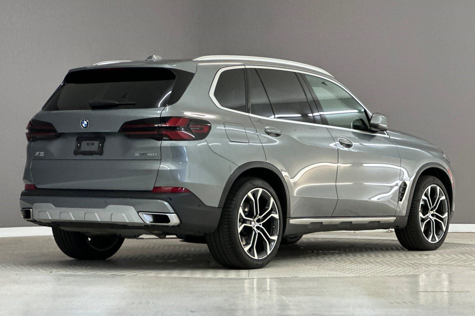 Used 2026 BMW X5 sDrive40i w/ Parking Assistance Package RWD image 8