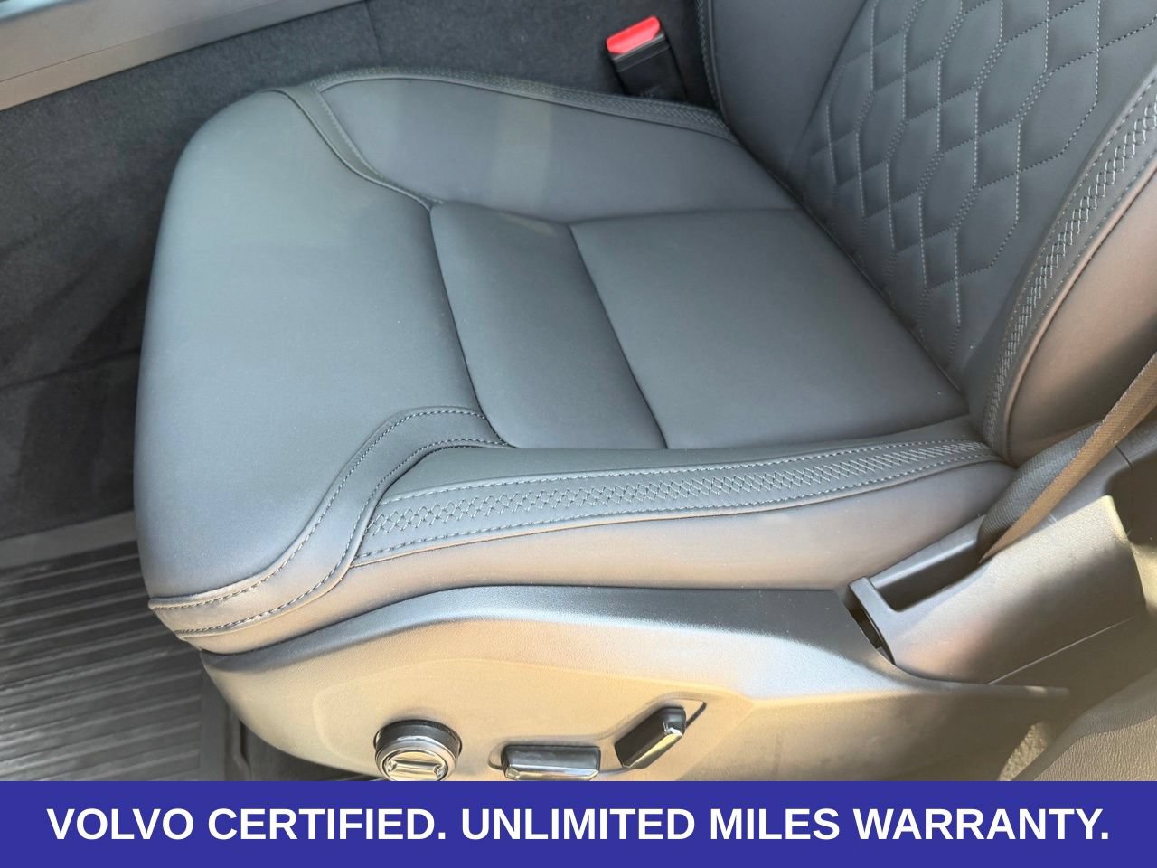Certified 2026 Volvo XC60 B5 Plus AWD/4WD image 30