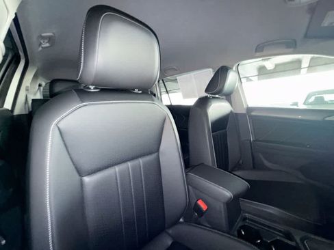 Certified 2022 Volkswagen Tiguan SE FWD image 27