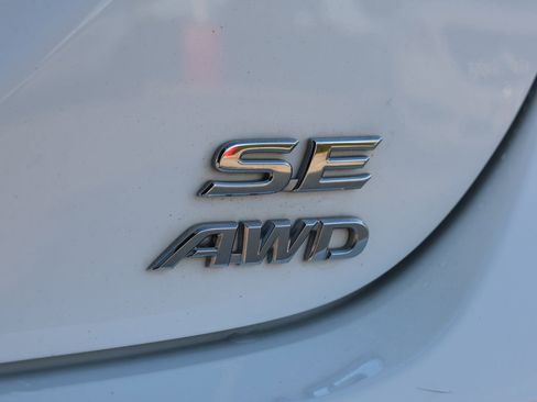 Used 2021 Toyota Camry SE image 10