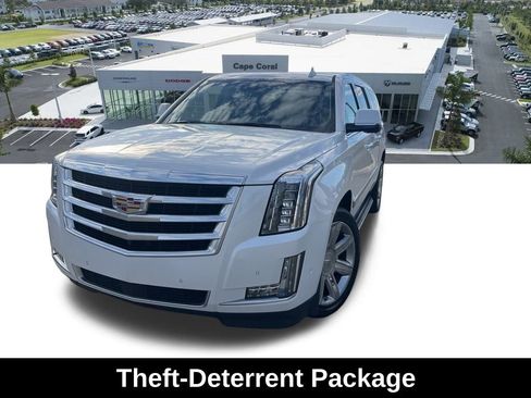 Used 2019 Cadillac Escalade ESV Premium Luxury image 4