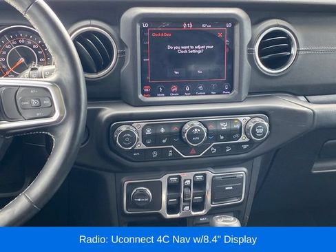 Used 2018 Jeep Wrangler Unlimited Sahara AWD/4WD image 10