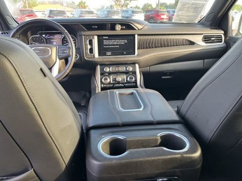 Used 2021 GMC Yukon Denali w/ Denali Ultimate Package AWD/4WD image 18