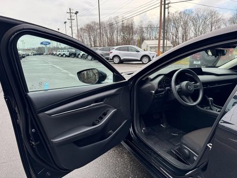 Used 2021 MAZDA MAZDA3 s image 11