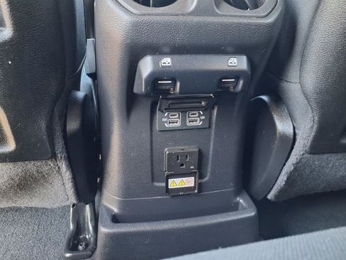 Used 2022 Jeep Wrangler Unlimited Rubicon 4xe AWD/4WD image 19