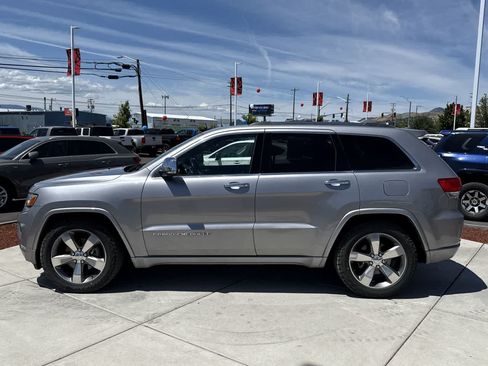 Used 2016 Jeep Grand Cherokee Overland AWD/4WD image 2