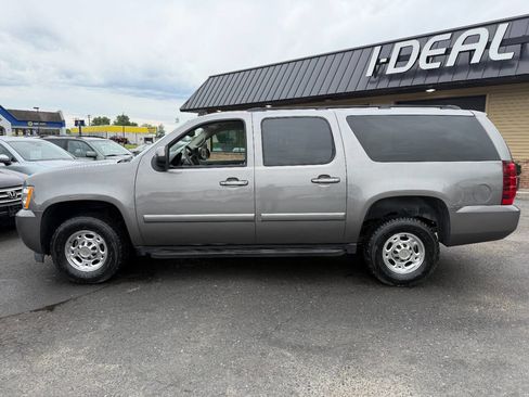 Used 2007 Chevrolet Suburban 2500 LT w/ LT Preferred Equipment Group AWD/4WD image 8
