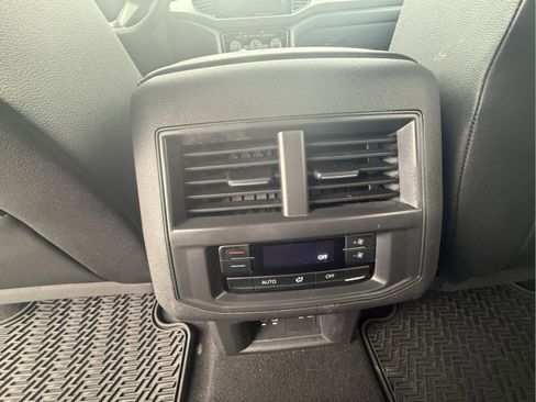 Used 2023 Volkswagen Atlas SE image 27