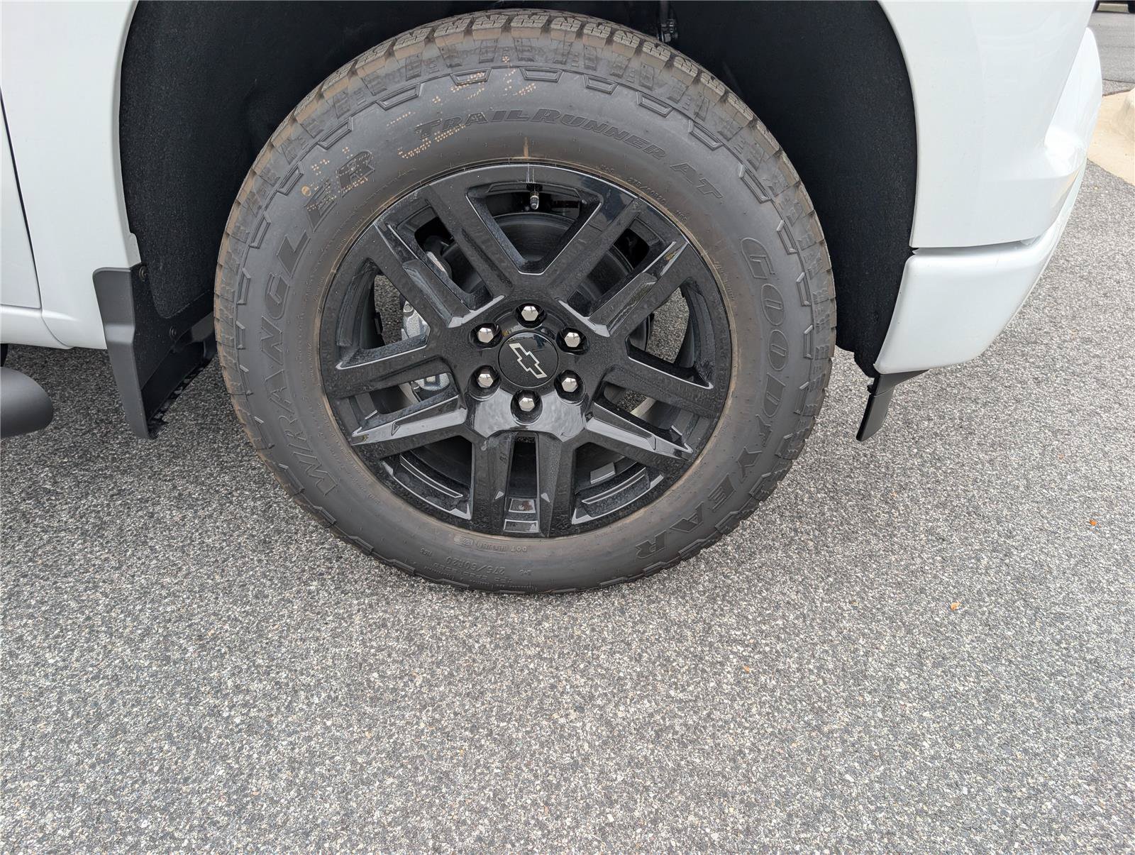 New 2026 Chevrolet Silverado 1500 RST w/ Dark Appearance Package AWD/4WD image 5