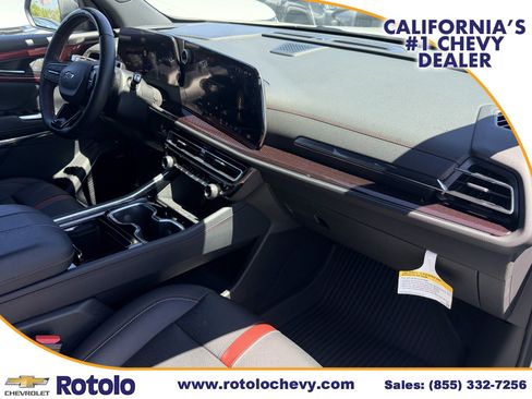 Used 2024 Chevrolet Traverse RS w/ LPO, Floor Liner Package AWD/4WD image 7