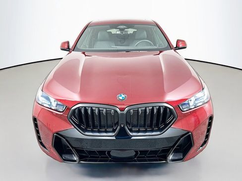 Used 2025 BMW X6 xDrive40i w/ Climate Comfort Package image 2