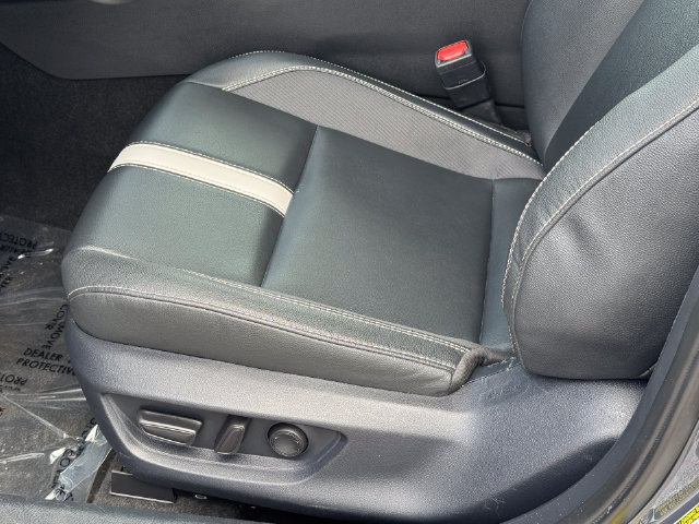 Used 2025 Toyota Camry SE FWD image 13