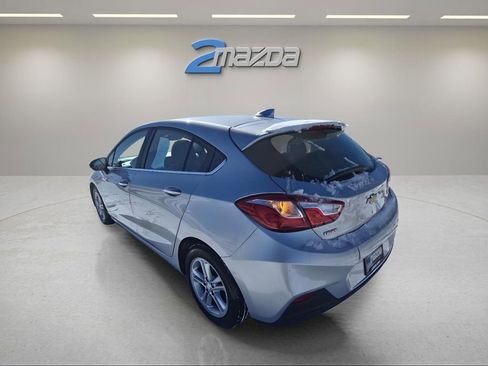 Used 2017 Chevrolet Cruze LT image 3