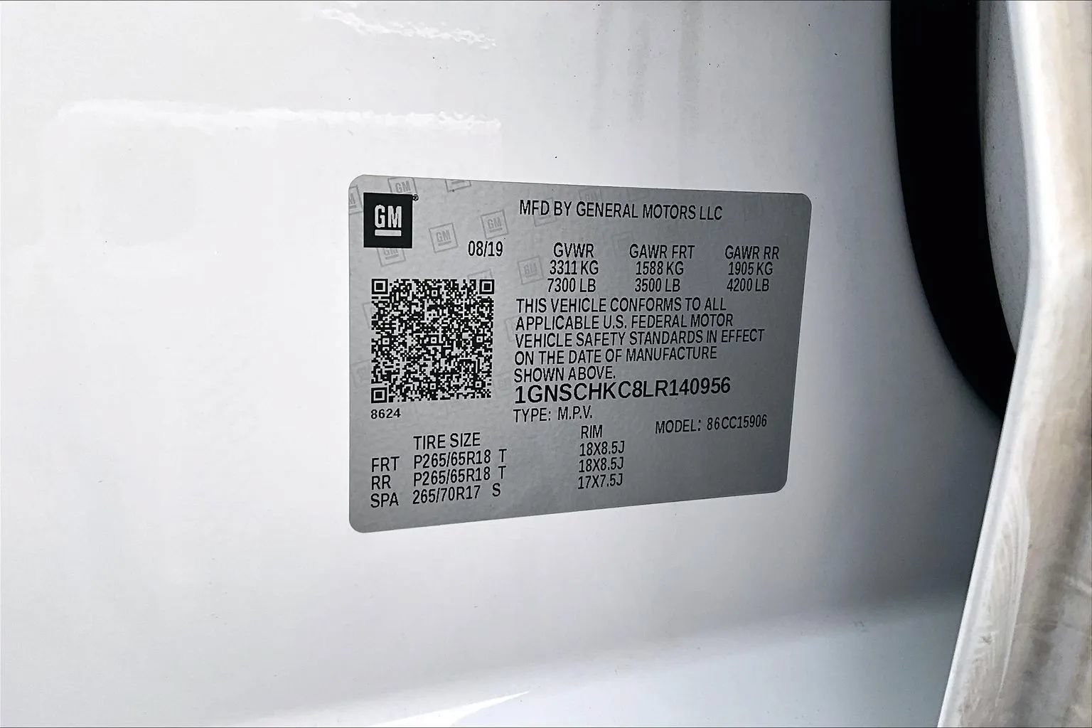 Used 2020 Chevrolet Suburban LT RWD image 3