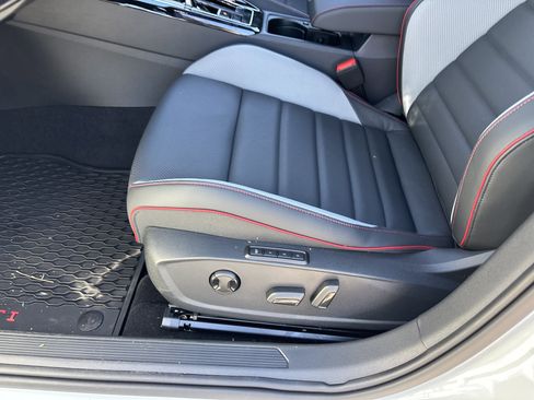 New 2026 Volkswagen GTI SE image 18