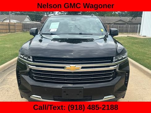 Used 2022 Chevrolet Tahoe LT w/ Luxury Package AWD/4WD image 2