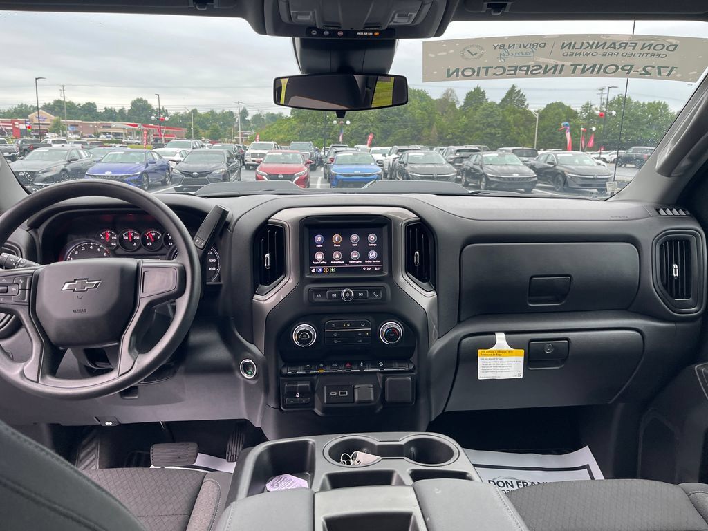 Used 2026 Chevrolet Silverado 1500 Custom Trail Boss w/ LPO, Dark Essentials Package AWD/4WD image 16