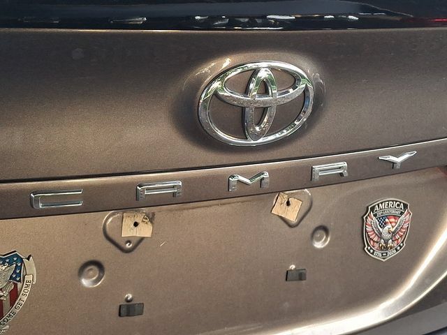Used 2023 Toyota Camry SE FWD image 9