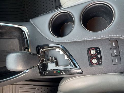 Used 2016 Toyota Avalon XLE Premium image 12