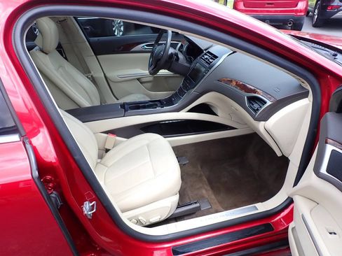 Used 2013 Lincoln MKZ FWD image 11