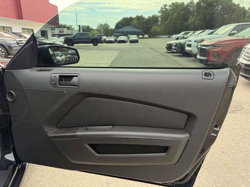 Used 2012 Ford Mustang GT RWD image 16