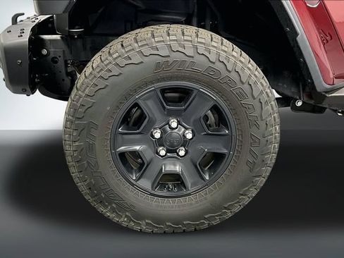 Used 2021 Jeep Gladiator Sport AWD/4WD image 29