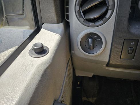 Used 2011 Ford E-150 and Econoline 150 w/ Commercial Cargo Van Pkg RWD image 40