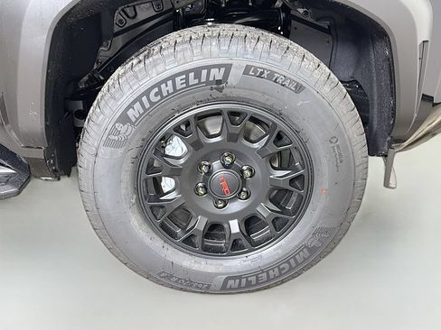 New 2026 Toyota 4Runner TRD Off-Road Premium AWD/4WD image 28