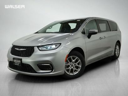 Used 2023 Chrysler Pacifica Touring-L
