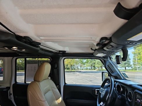 Used 2019 Jeep Wrangler Unlimited Sahara AWD/4WD image 12