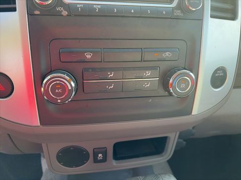 Used 2015 Nissan Frontier SV image 15