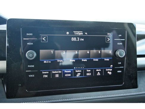 Certified 2025 Volkswagen Taos SE FWD image 26