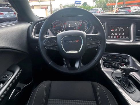 Used 2019 Dodge Challenger SXT RWD image 5