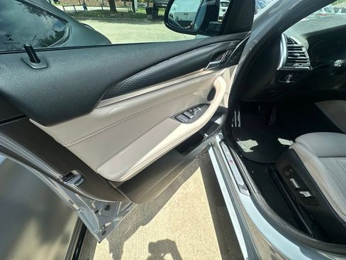 Used 2022 BMW X4 xDrive30i w/ M Sport Package 2 AWD/4WD image 3