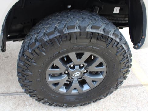 Used 2023 Toyota Tacoma SR5 AWD/4WD image 32