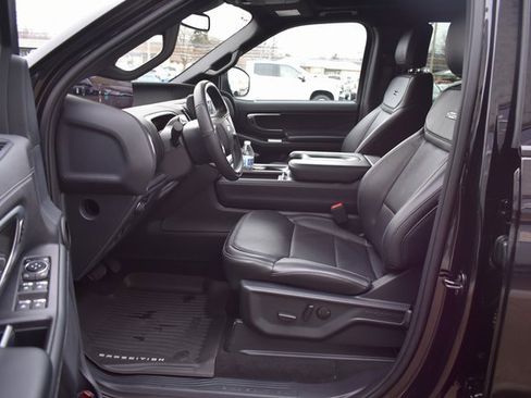 Used 2025 Ford Expedition Platinum w/ Stealth Performance Package image 13