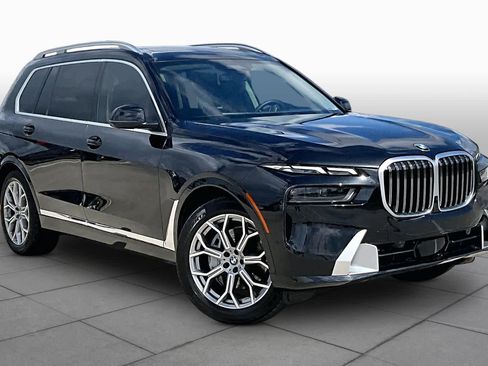 Used 2025 BMW X7 xDrive40i AWD/4WD image 2