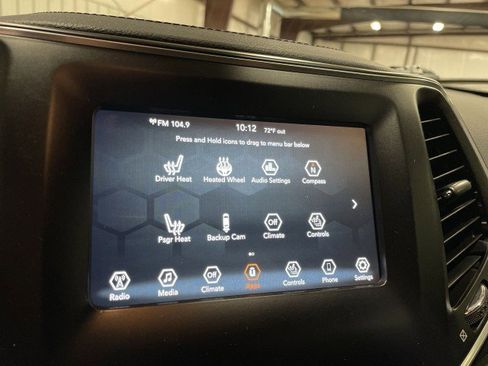 Used 2021 Jeep Cherokee Latitude Plus AWD/4WD image 32