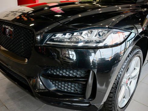 Used 2019 Jaguar F-PACE R-Sport image 9