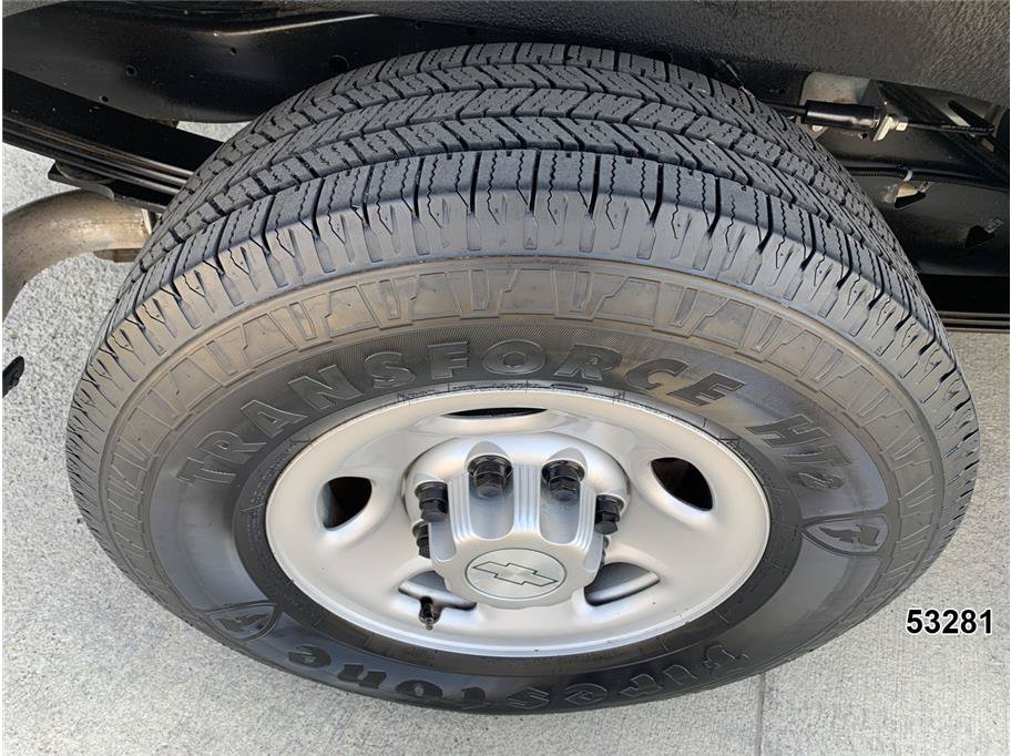 Used 2019 Chevrolet Express 2500 RWD image 24