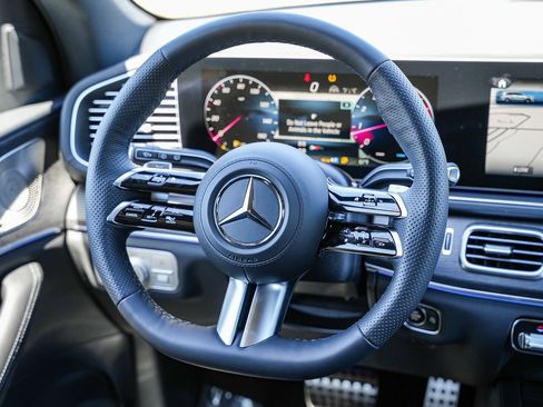 New 2026 Mercedes-Benz GLS 450 4MATIC image 15