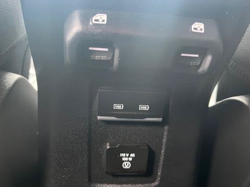 Used 2022 Jeep Wrangler Unlimited Sahara AWD/4WD image 26
