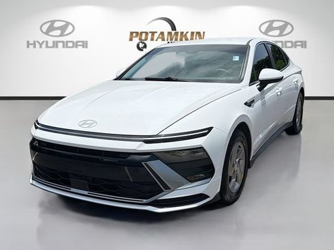 Certified 2025 Hyundai Sonata SE FWD image 1