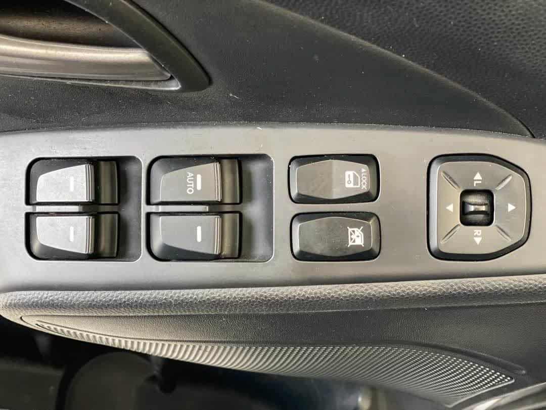 Used 2011 Hyundai Tucson GLS AWD/4WD image 16