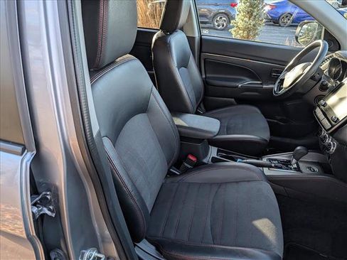 Used 2024 Mitsubishi Outlander Sport SE image 12