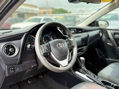Used 2018 Toyota Corolla LE image 15
