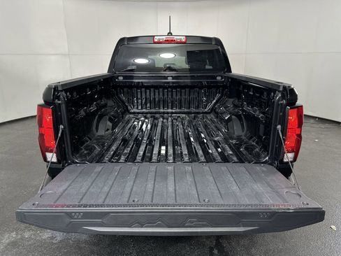 Used 2024 Chevrolet Colorado W/T image 27