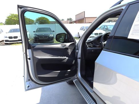 Used 2013 BMW X5 xDrive50i image 40