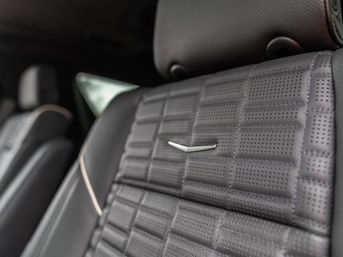 Used 2023 Cadillac Escalade Premium Luxury Platinum image 27