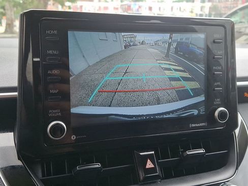 Used 2022 Toyota Corolla LE FWD image 17